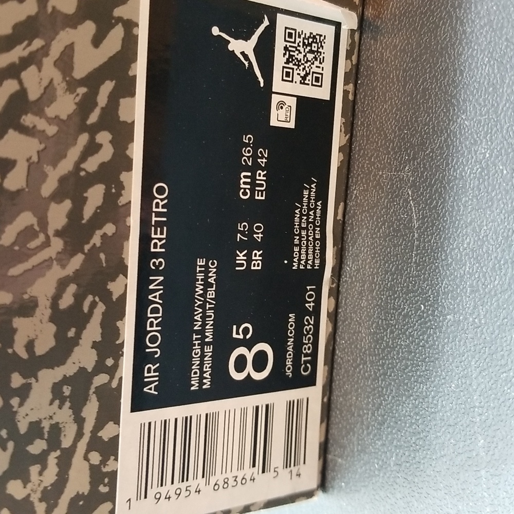 PER-OWNED WITH OG BOX!! Air Jordan 3 Retro "Georgetown" - Picture 9 of 9